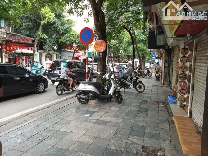 LỜI 895 TỶ- Nhà MP Hàng Bông - 200m ra Hồ Gươm- 442m2 Mặt tiền 14.6m-  Giá siêu lời 263 tỷ - 1