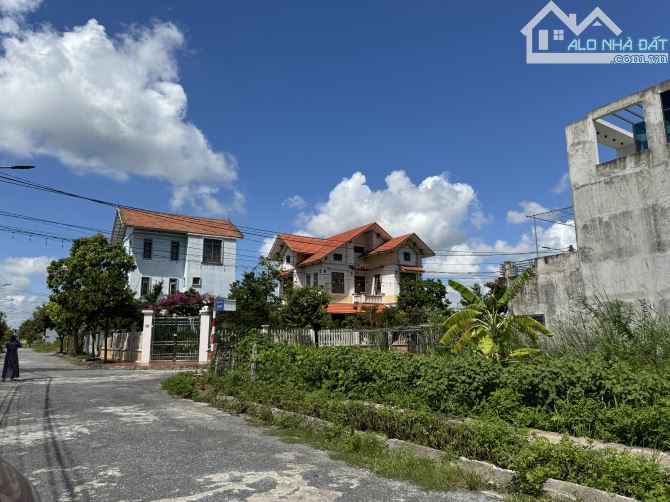 Bán lô góc đô thị 379 tân tiến kiến xương - 1