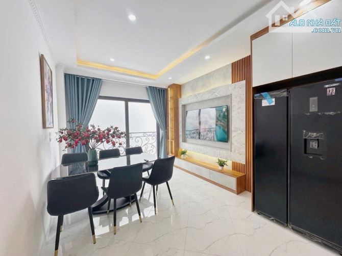CỰC HIẾM! Nhà Phố LÔ GÓC ĐỘI CẤN 45m2, Ô TÔ ĐỖ GẦN, THANG MÁY, Chỉ 12 Tỷ - 1
