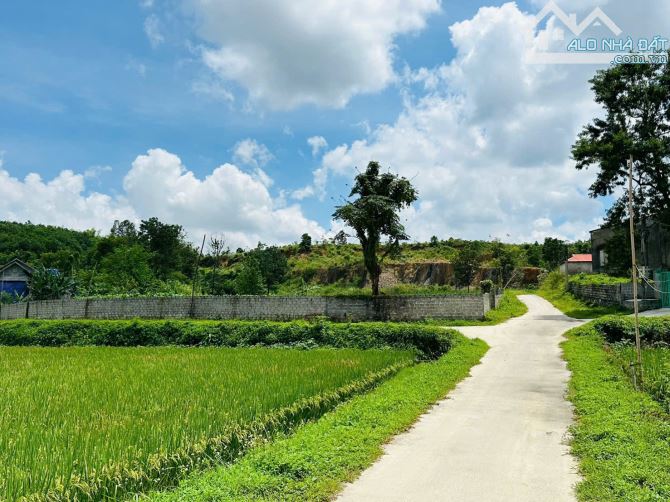 SIÊU PHẨM LÔ GÓC - 1600m2 - VIEW CÁNH ĐỒNG, NÚI ĐÁ - GIÁ ĐẦU TƯ - 1