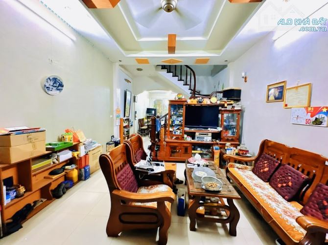 NHÀ HIẾM CẦU GIẤY – GẦN PHỐ – 5 TẦNG – Ở SƯỚNG – CHO THUÊ ĐỈNH - 1