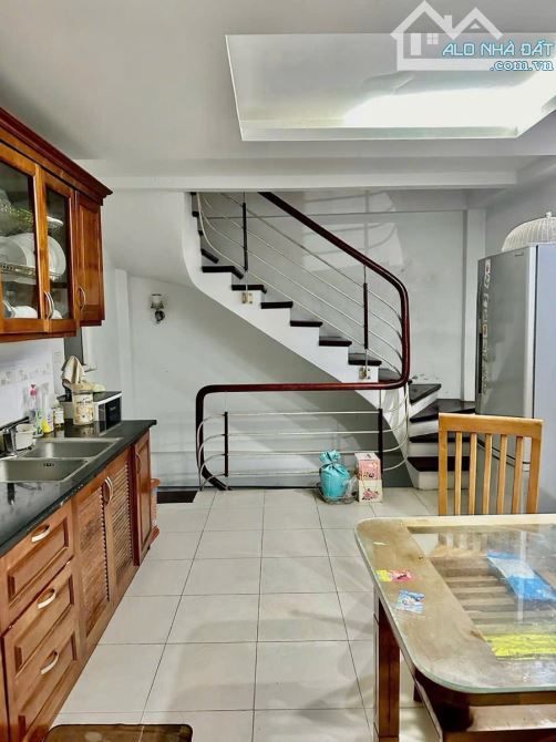 Bán nhà mặt phố Nguyễn Văn Trỗi Hà Đông, lô góc, kinh doanh, ô tô tránh - 1