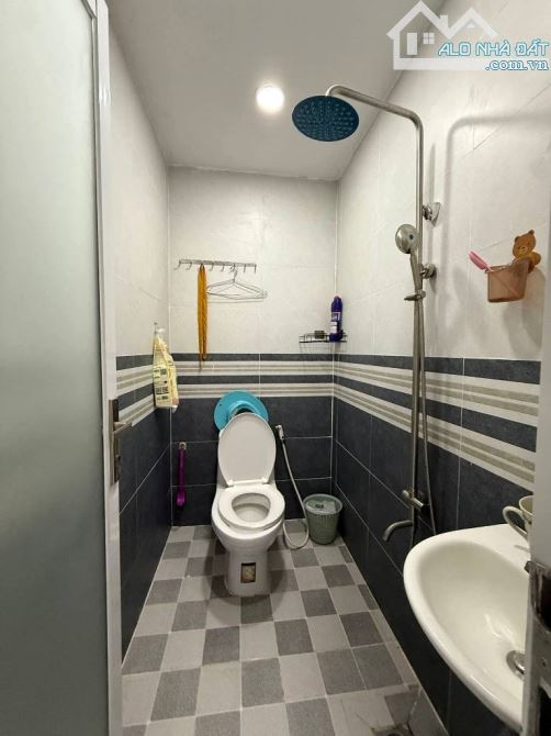 Bán nhà đường Thống Nhất Phường 15 Quận Gò Vấp 25m2 giá 2 tỷ 970 có 2 tầng 2 phòng ngủ - 1