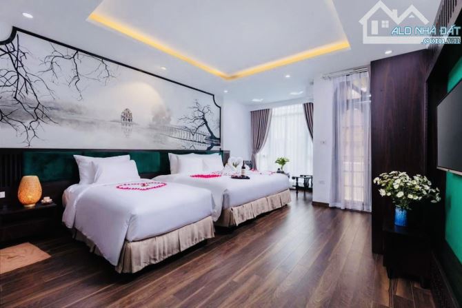 MẶT PHỐ CỔ -72m2, thang máy- SỔ VUÔNG - MẶT TIỀN RỘNG - KD sầm uất - 1