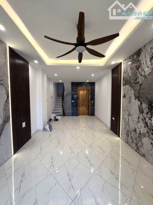 BÁN NHÀ THẠCH BÀN 35M2, 6 TẦNG THANG MÁY, 3 BƯỚC RA Ô TÔ, 8.1 TỶ - 1