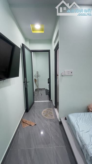 Bán nhà đường Tùng Thiện Vương Q.8 – Gần chợ Xóm Củi  Mô tả :   + Diện tích : 33m2 - 1