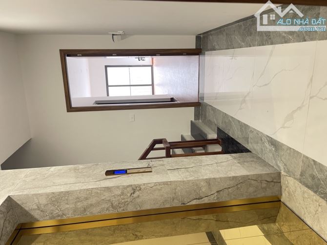 Bán nhà ngọc thụy mới tinh,thang máy nhập khẩu,ô tô đỗ cổng - 1