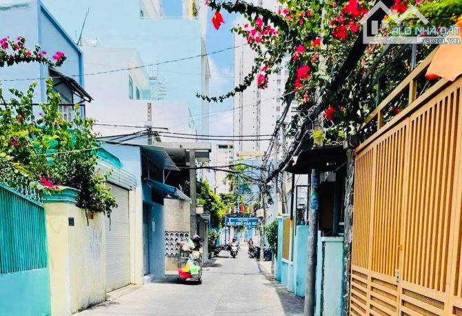 CĂN HỘ DỊCH VỤ 10 PHÒNG DOANH THU HƠN 60 TRIỆU/THÁNG NGAY TT QUẬN 4, HẼM 1 SẸC 3.5 MÉT THẲ - 1