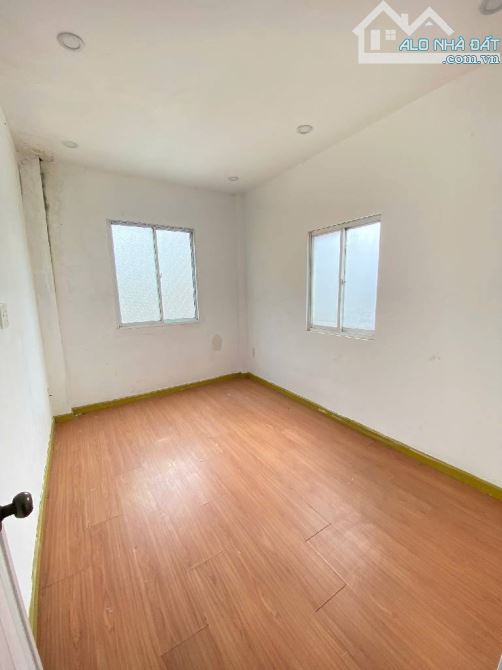 Nhà 3 tầng, hẻm 4m phường 3, ko QH – 2,27 tỉ. - 1