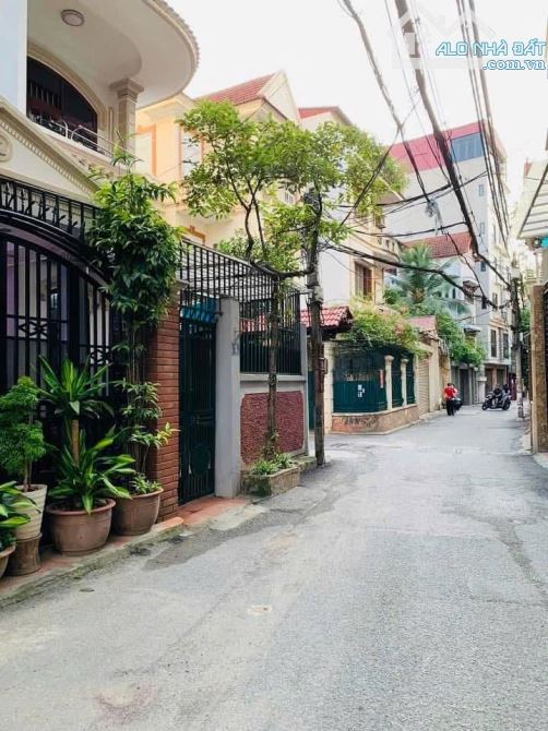 TT Q. CẦU GIẤY- TÂY HỒ- BA ĐÌNH- GẦN PHỐ- Ô TÔ 30m- DÂN XÂY- M T5,4- VÕ CHÍ CÔNG - 1