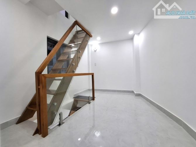 BÁN NHÀ ĐẸP THÍCH QUÃNG ĐỨC - PHÚ NHUẬN - 3 TẦNG - 18M2 - NHỈNH 3 TỎI - 1