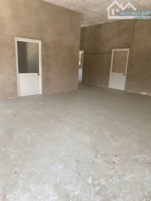 Bán Đất và  Nhà,  Kho Xưởng, dt 20 x 78 = 1561m2 có 300m2 thổ cư, Trung An, Cu Chi, TPHCM - 1