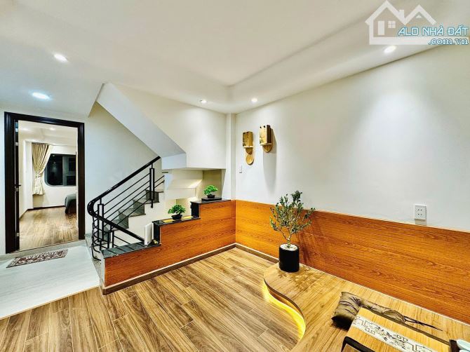 Cần bán gấp nhà 56m2 ngay Dương Quảng Hàm, Gò Vấp/ 2 Tỷ 520 tr, hẻm ô tô 5m/ Sổ hồng riêng - 1
