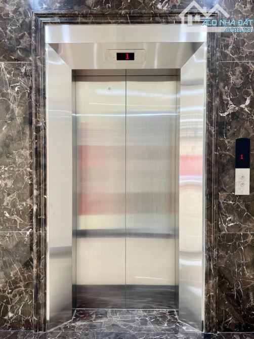 Toà nhà Mặt Phố Đê La Thành 160m2 MT7.7m 8 Tầng-Nhiều Phòng Cho Thuê Dòng Tiền Cực Cao - 1