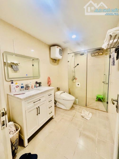 CẦN BÁN CĂN HỘ CHUNG CƯ XUÂN LA - VÕ CHÍ CÔNG - 3 NGỦ - 102M2 - 1