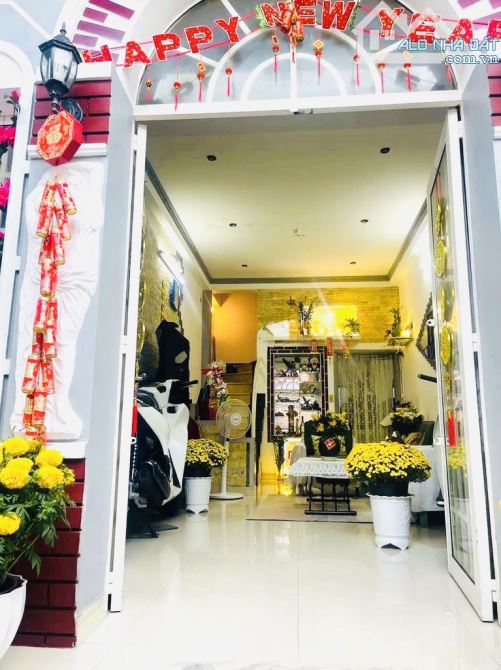 SÁT HẼM XE HƠI NGUYỄN TẤT THÀNH CÁCH CHỈ VÀI CĂN THUẬN TIỆN Ô TÔ RA  VÔ - DT 62M2 KHU DÂ - 1
