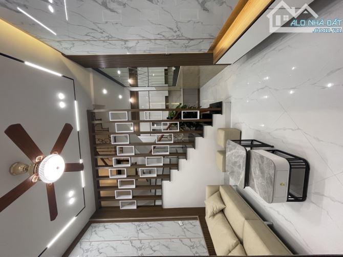BÁN NHÀ PHỐ TRẦN KHÁT CHÂN 40M2- NHÀ ĐẸP Ở NGAY - VỊ TRÍ CÁCH HỒ GƯƠM CHƯA TỚI 1KM - DÂN T - 1