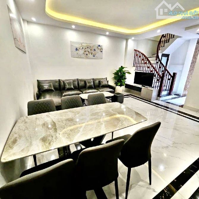 Bán Nhà Thạch Bàn 68m2-hơn 8 tỷ-Ô TÔ ĐỖ CỔNG-THANG MÁY-FULL NỘI THẤT-4 NGỦ-SÁT CHUNG CƯ TB - 1