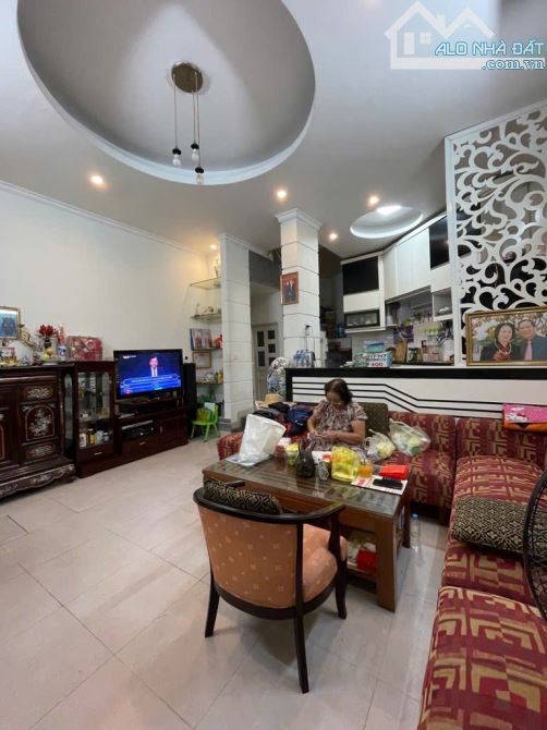 Chính chủ cần bán nhà 4T, Huỳnh Thúc Kháng, Đống Đa, Hà Nội - DT 54m - G 9,8 tỷ - sổ đỏ cc - 1