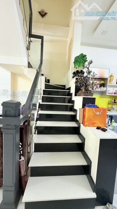 Nhà 3 tầng Mặt tiền đường SONG HÀNH, phường THT, Q12, dt 73m2 (4mx18m), Đường 12m 💰 10Tỷ - 1