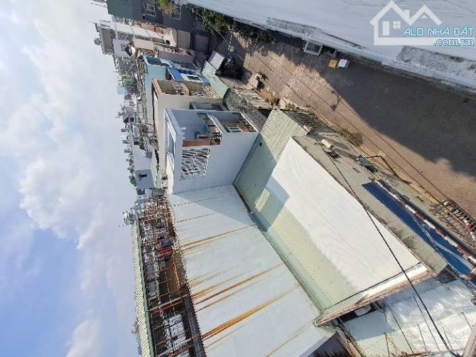 BÁN GẤP HẠ CHÀO 700 TRIỆU- 56m2- 5 TẦNG- AN PHÚ ĐÔNG- Ô TÔ ĐỖ TRƯỚC NHÀ- 8,5 TỶ - 1