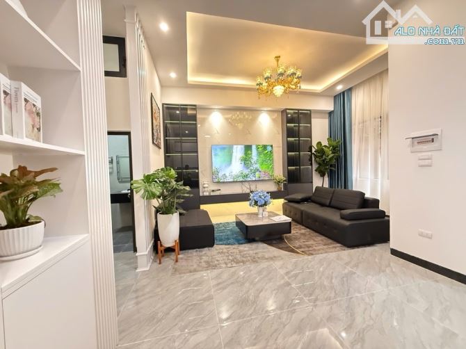 CHÍNH KINH - VỊ TRÍ ĐẸP - SỔ PHÂN LÔ - THOÁNG TRƯỚC SAU  - FULL NỘI THẤT - 44M2 x 4TẦNG - 1