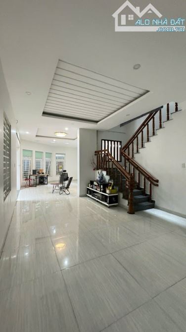 NHÀ LÔ GÓC DUY NHẤT MẶT TIỀN THÍCH QUẢNG ĐỨC ĐANG BÁN, CÓ SỔ HOÀN CÔNG - 1