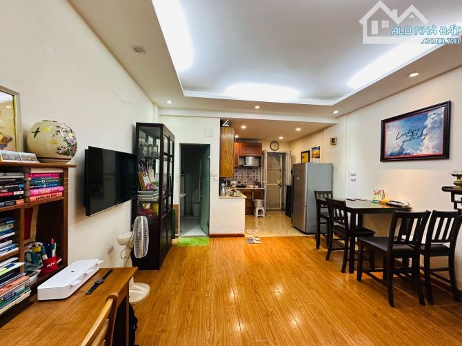 Bán chung cư A6 Giảng Võ, Ba Đình, 60m2, view hồ, nhỉnh 5 tỷ - 1