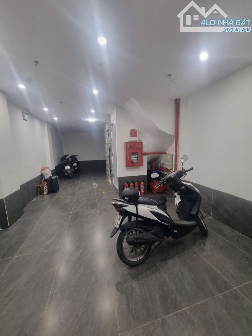 Bán Căn hộ dịch vụ Cầu Giấy. DT: 55/60m, MT: 4,2m, 7 tầng THANG MÁY. Giá: 15,6 tỷ - 1