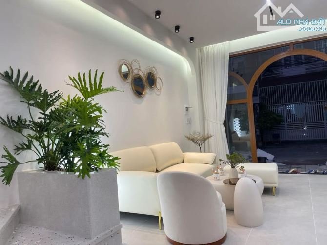 Bán nhà đẹp xây mới 3 tầng mặt tiền Lê Văn Sĩ, Hoà Minh, Liên Chiểu. DT 70m2. Giá 6.9 tỷ - 1