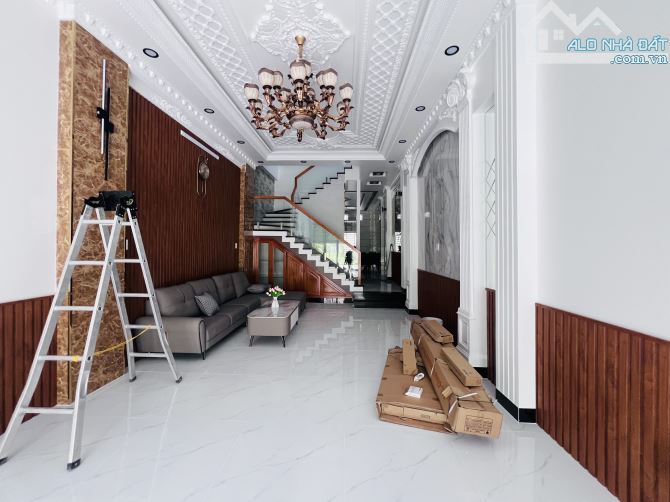 Bán nhà mới 2 lầu sân thượng đường B8 khu Hưng Phú kế siêu thị Go - 1