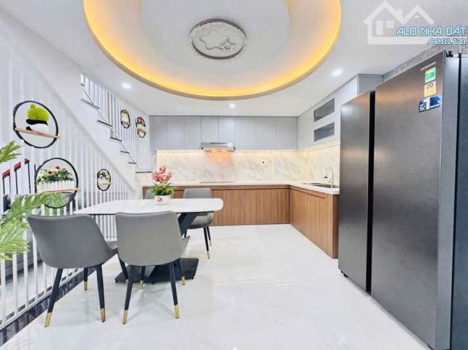 Bán nhà Bà Điểm, Hóc Môn, Giá: 2 tỷ 150 triệu / 50m2, sổ riêng công chứng ngay - 1