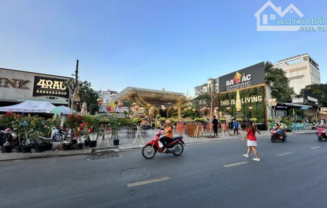Nhà  ngay Mặt Tiền Xuân Thủy Q2 DT 16m x 35m, nở hậu 16m  • Công nhận: 487m² - 1