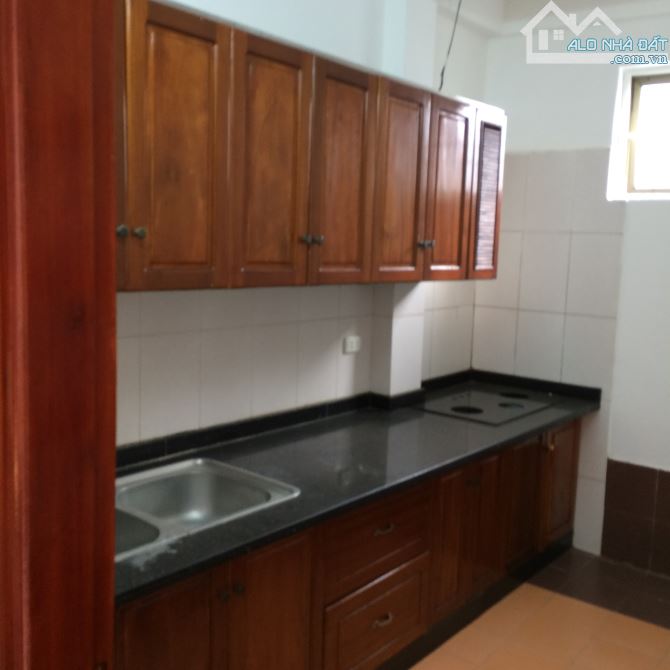 Bán Nhà mặt đường Ngô Văn Sở, Sầm Sơn, Thanh Hoá. 2,5 tầng. DT: 70m2, 3 ngủ. Giá 2.4 tỷ - 1
