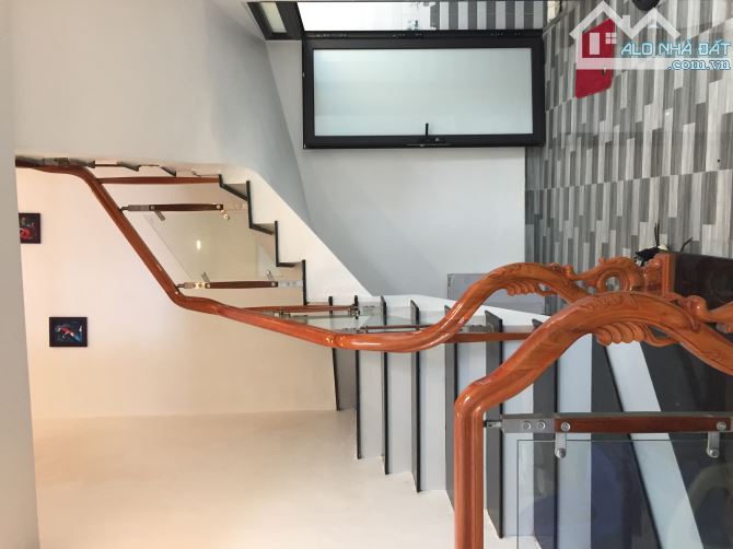 Bán Nhà mặt đường Nguyễn Trãi, Sầm Sơn, T.Hoá. 2 tầng. DT: 180m2, 3 ngủ. Giá 4,2 tỷ - 1