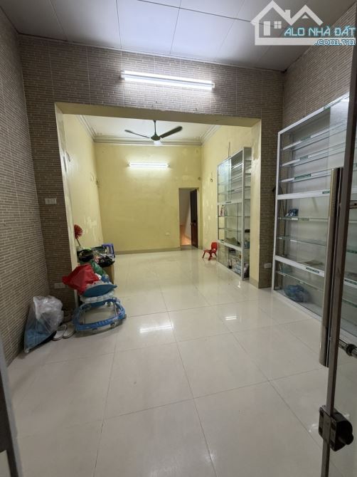 Chính chủ cho thuê nhà mặt đường số 136 Đê Trần Khát Chân - Hà Nội - 1