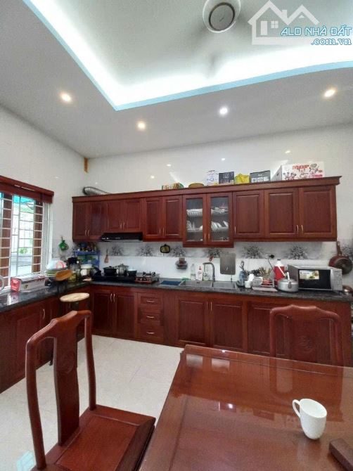 VIP LONG BIÊN - DT 140M - 4 TẦNG - KHUÂN VIÊN ĐẲNG CẤP - Ô TÔ - GIÁ 15.9 TỶ - 1