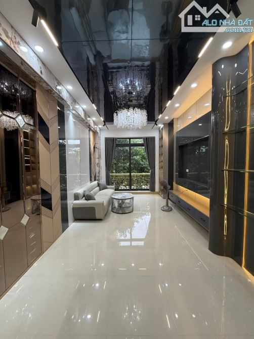 SIÊU PHẨM MẶT PHỐ KIM GIANG 45Mx5T-ĐẸP-VỈA HÈ ĐÁ BÓNG - KINH DOANH ĐỈNH-GIÁ 17.8 TỶ - 1