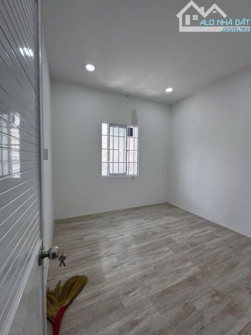 *Bán Nhà 2 Tầng 3 mặt thoáng! Hẻm- Ngay Chợ VCN Phước Hải - 1