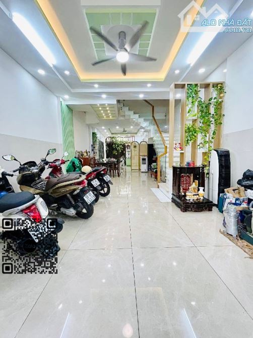 Khu Tên Lửa - Chợ Da Sà - 5x20m - 4 tầng - 4PN rộng - Nội thất cao cấp - 1