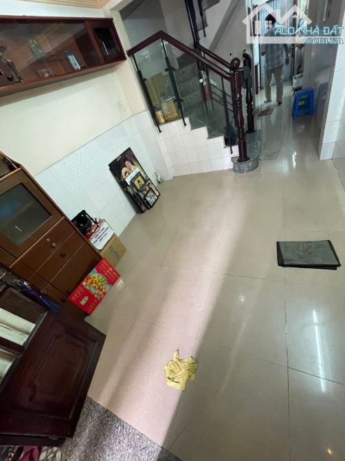 Cấn bán nhà 5 tầng Nguyễn Trọng Tuyển Phú Nhuận, sát mặt tiền 5PN giá nhỉnh 6 tỷ TL - 1