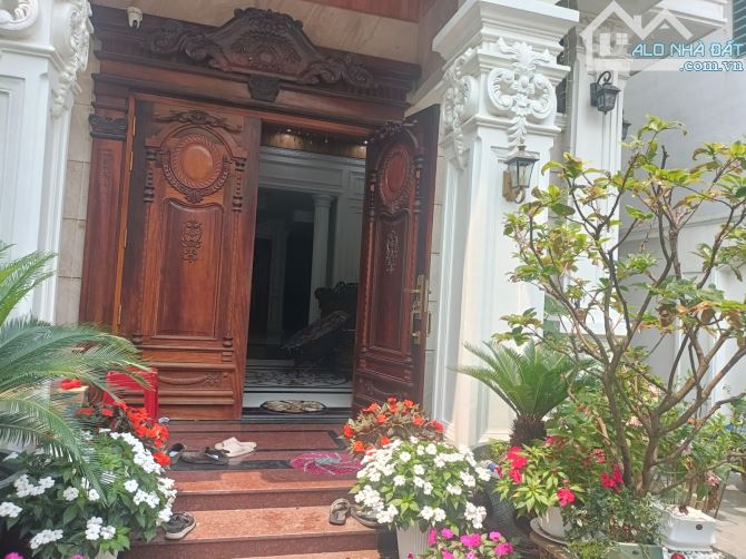 🔥 SIÊU BIỆT THỰ 6 TẦNG TÂN CỔ ĐIỂN – HỒ BƠI VIEW TOÀN CẢNH – Ô CHỜ THANG MÁY 🔥  📐 DTĐ: - 1