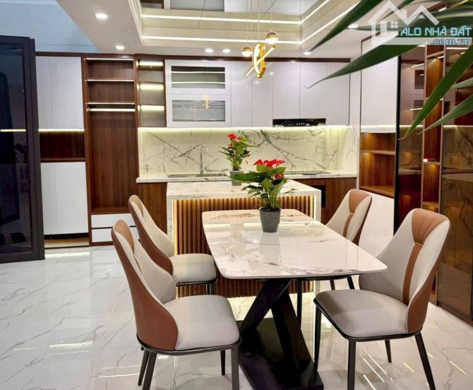TRẦN THÁI TÔNG - 50M² - 4 TẦNG - MT 4.2M - 11 TỶ - NGÕ NÔNG, VÀI BƯỚC RA OTO TRÁNH - 1
