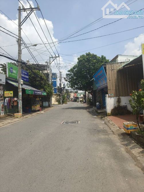 GB ĐẤT MẶT TIỀN ĐƯỜNG SỐ _ VỪA Ở VỪA KINH DOANH _ TẶNG NHÀ CẤP 4 _ DT: 195M2 NGANG 6,4M .T - 1