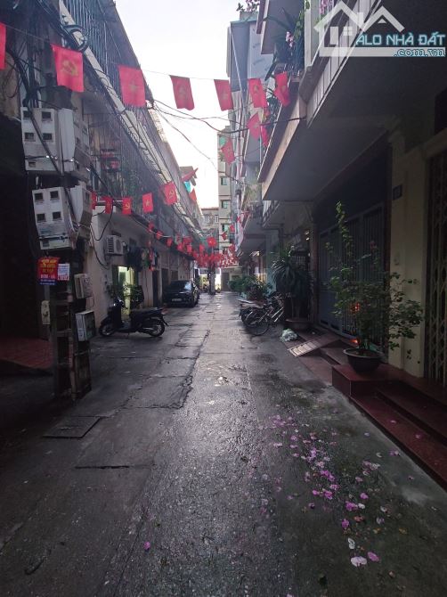 Bán nhà Phân Lô ngõ 82 Nghĩa Tân - Ngõ oto tránh -  Sổ 28m2 - Giá 10 tỷ - Nhà 4 tầng cũ. - 1