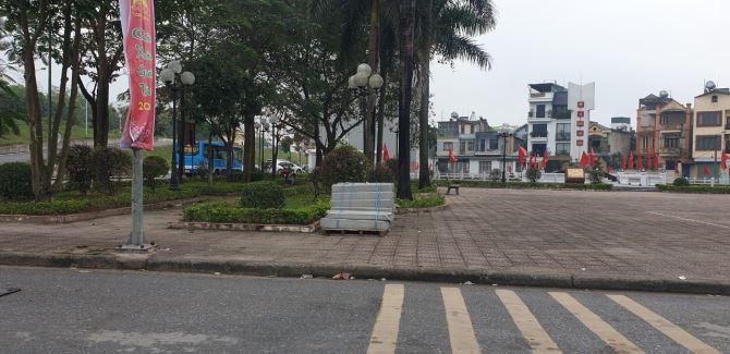 Bán Đất mặt Đê Vàng, Giang Biên, vỉa hè ô tô tránh, kinh doanh đỉnh, 95m, MT 5, nhỉnh 16tỷ - 1