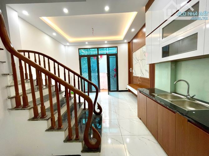 Siêu phẩm hàng xóm Linh Đàm nhà đẹp 40m2*5T ở ngay, full đồ, gần ô tô, sổ đẹp chỉ 5.8 tỷ. - 1