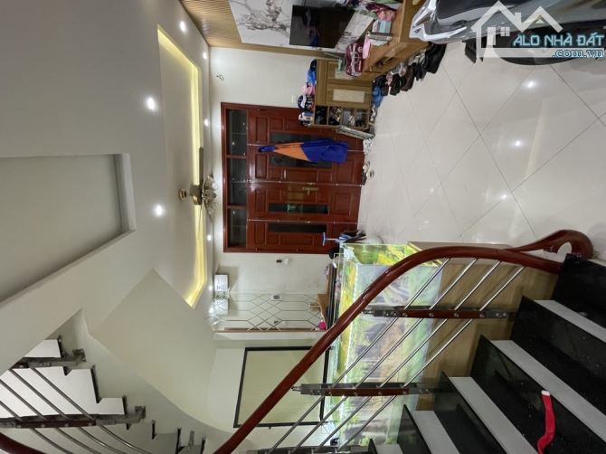 BÁN NHÀ ĐƯỜNG LÊ QUANG ĐẠO: 43M2 4 TẦNG - DÂN XÂY - ÔTÔ VÀI BƯỚC - SỔ NỞ HẬU - GIÁ 10TỶ! - 1