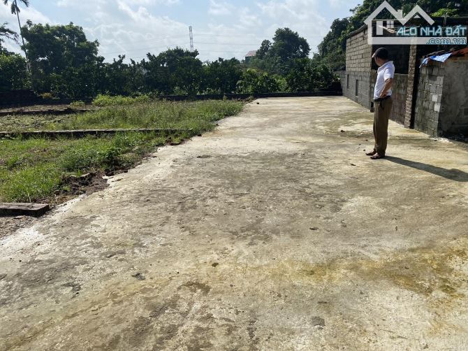 BÁN ĐẤT ĐÔNG HẠ - PHÚ CÁT - VỊ TRÍ ĐẸP - Ô TÔ CHẠY - FULL THỔ CƯ 100M 5MT GIÁ 2.4 TỶ - 1