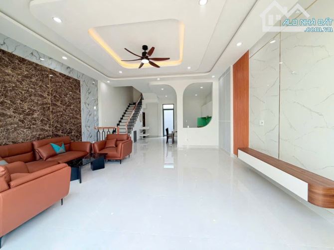 Tôi cần bán nhanh Căn nhà mới xây 1 Trệt, 2 lầu, Xã Tân Phú Trung, Củ Chi ( SHR Hoàn công) - 1